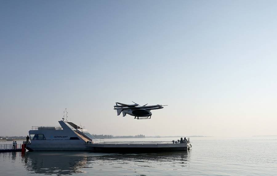 全球首個eVTOL水上機場亮相春晚，成為迪麗熱巴舞蹈表演的“專屬舞臺”