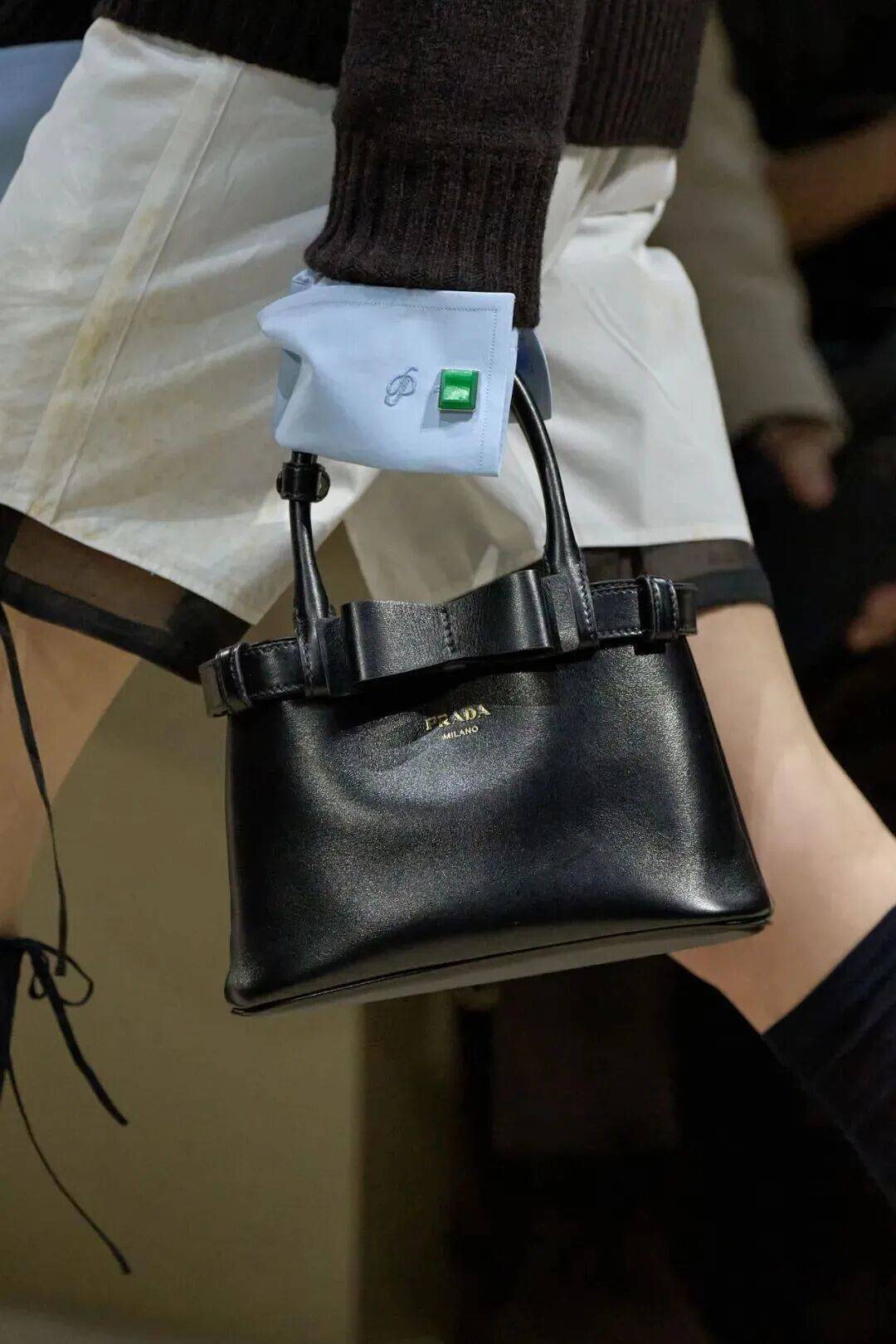 十五位女性，六十套造型，Prada 如何理解穿著