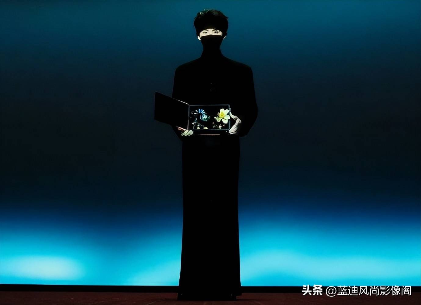 原創馬嘉祺大片：以暗黑極簡時裝，復刻自白派詩歌向內剖白的精神宇宙