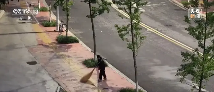 33歲李佳，環衛工→研究生！