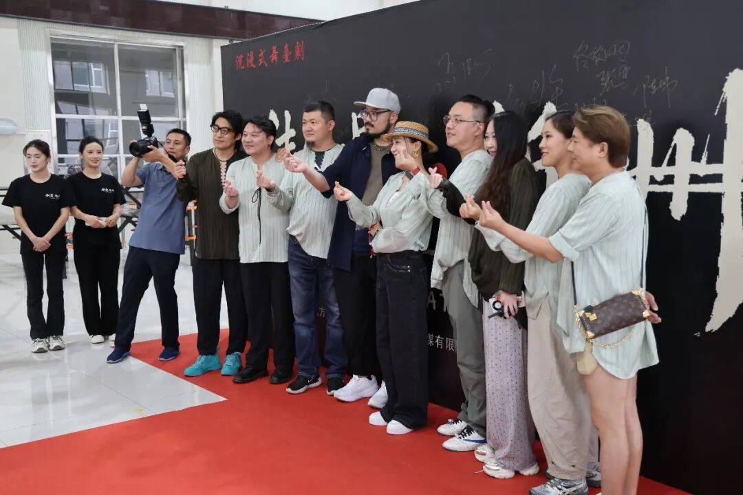 阿朵總導演的《傲骨·忻州》秀演創排在忻州市第一職業中學啟動