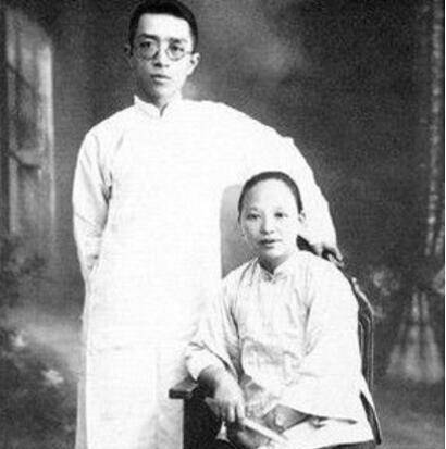 原創定親後他出國留學，7年後回來想見她，她卻躲到床帳中不肯出來