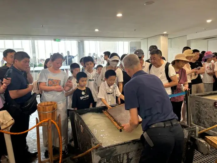 紙載千年文脈 傳承非遺匠心 —— 西園新村小學走進宣紙博物館開展文化研學