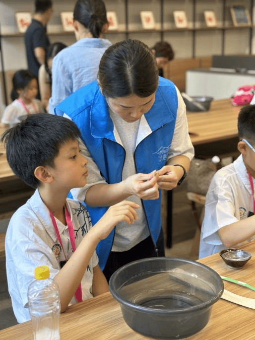 紙載千年文脈 傳承非遺匠心 —— 西園新村小學走進宣紙博物館開展文化研學