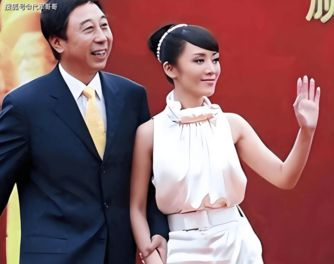原創68歲馮鞏近況曝光！娶中學同學艾慧恩愛43年，如今兒子成為他的驕傲