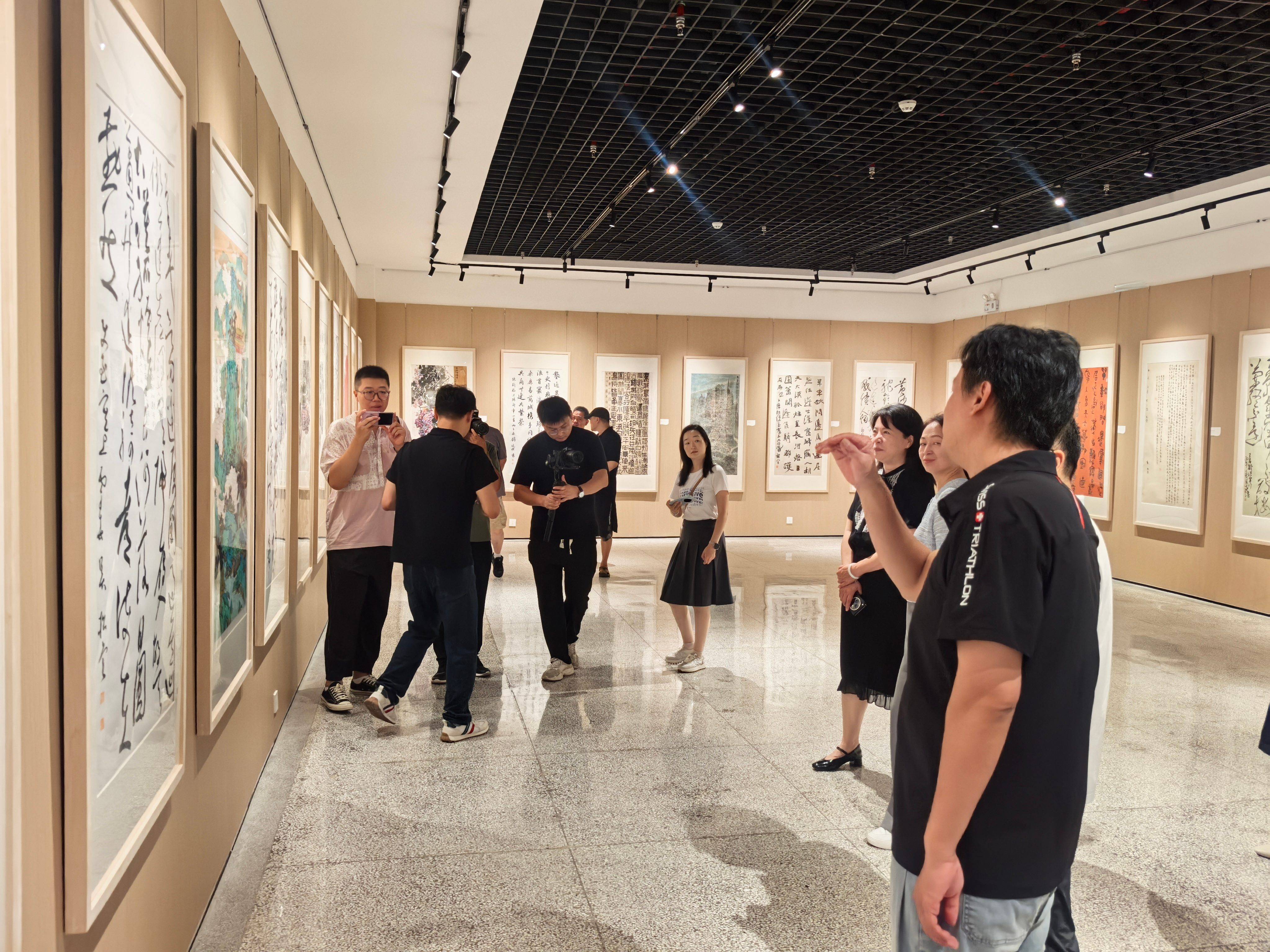 原創六地市文化館美術書法作品巡展西安站開幕