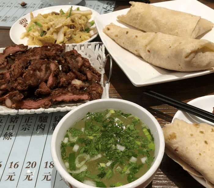 原創逛吃濰坊必收藏！7 家排隊王小吃店，吃透老濰縣煙火味