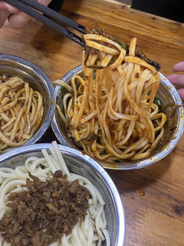 四川樂山美食，煙火早餐好好吃！