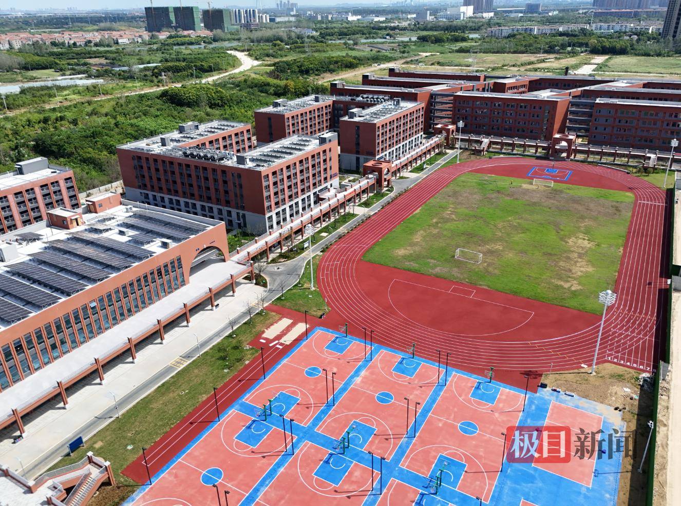 極目雲探校丨武漢市最大公辦完全中學，迎來首批200名新生