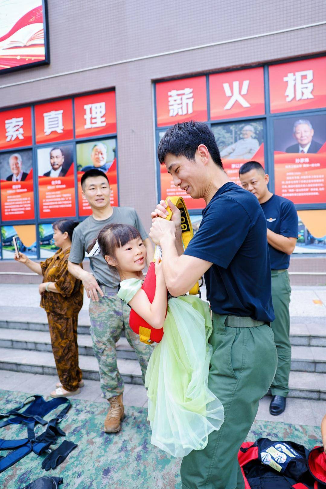 你好，新學期！成都首批“20後”萌娃上小學了