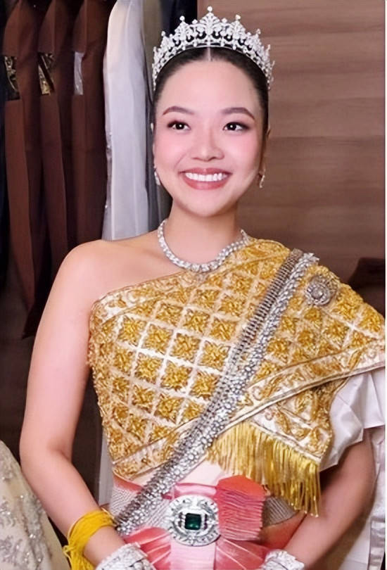 柬埔寨最美公主蓬索雷亞克，北京留學下嫁富二代，資產近億愛公益