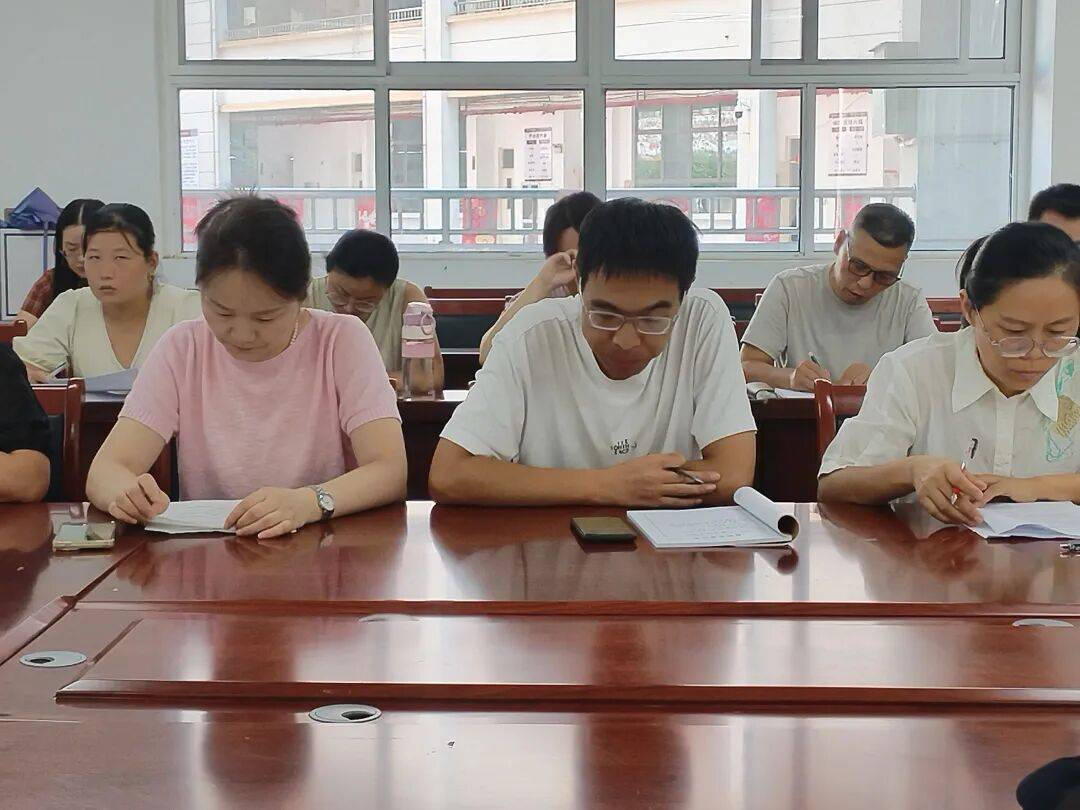 南陽市第六完全學校高階中學暑期全員系列專題培訓圓滿結束