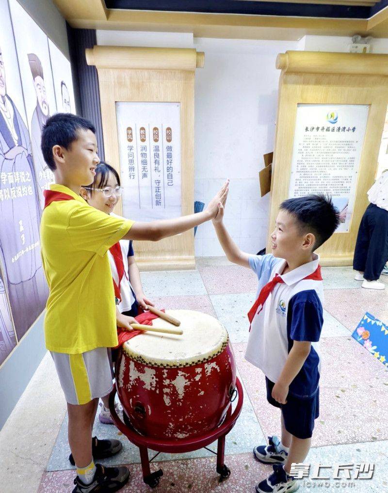 原創跨過六道成長欄！長沙這所小學的開學儀式藏巧思