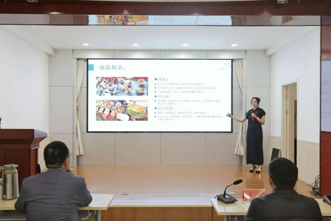 原創山東服裝職業學院舉行大學生就業創業賦能中心創業專案入駐評審會