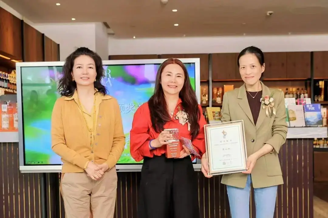 心中有愛，手中有光：“持微火者”女性文學好書榜2025年度十大好書頒獎