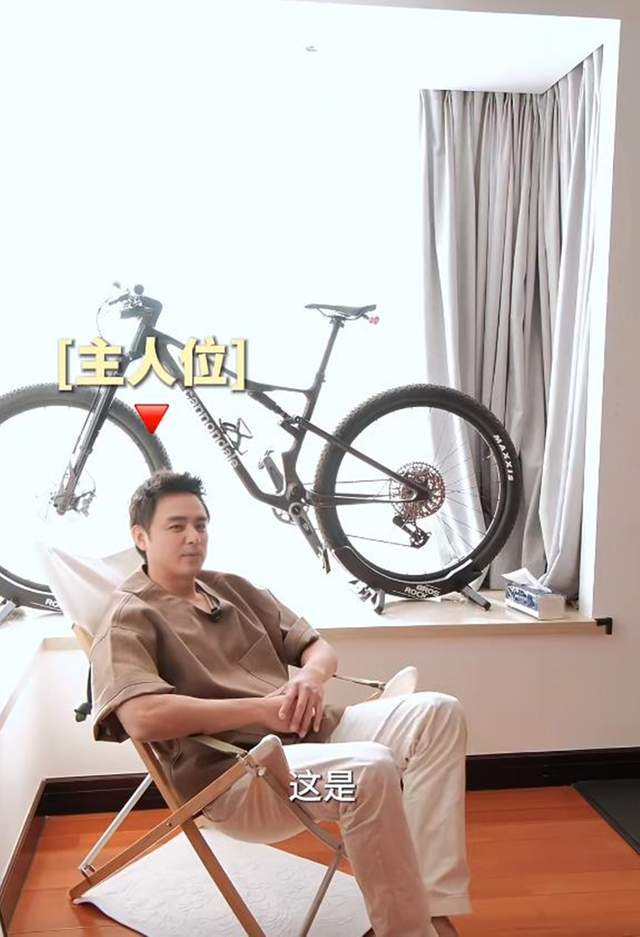 原創明道上海租房，買超貴的傢俱卻捨不得租車位，腳踏車放屋裡好亂