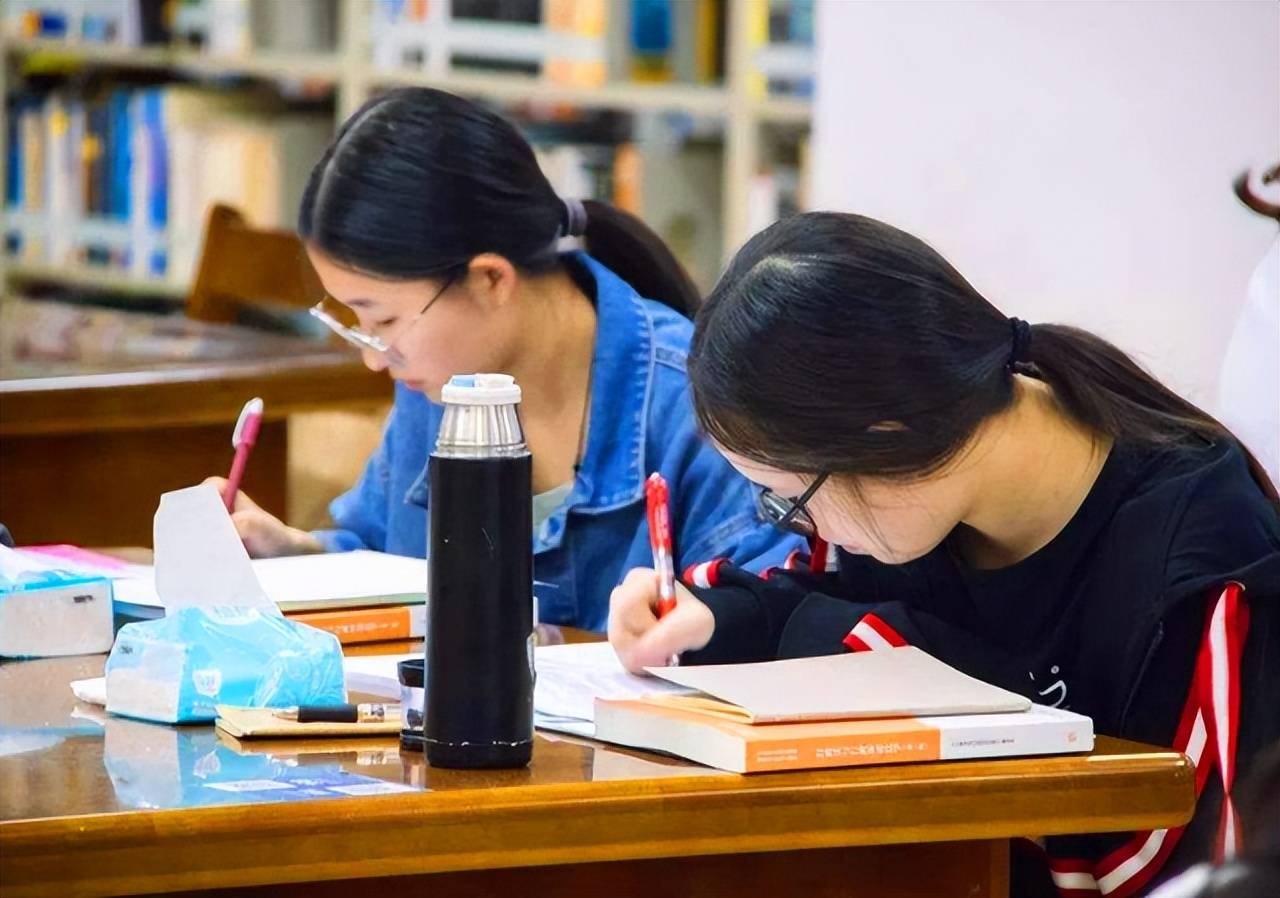 原創考研政治免考專業全解析：五大類方向與報考策略指南