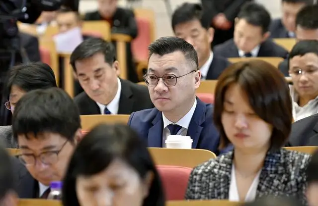 彭永東委員：建議將低效商辦住房改造為保障性租賃住房