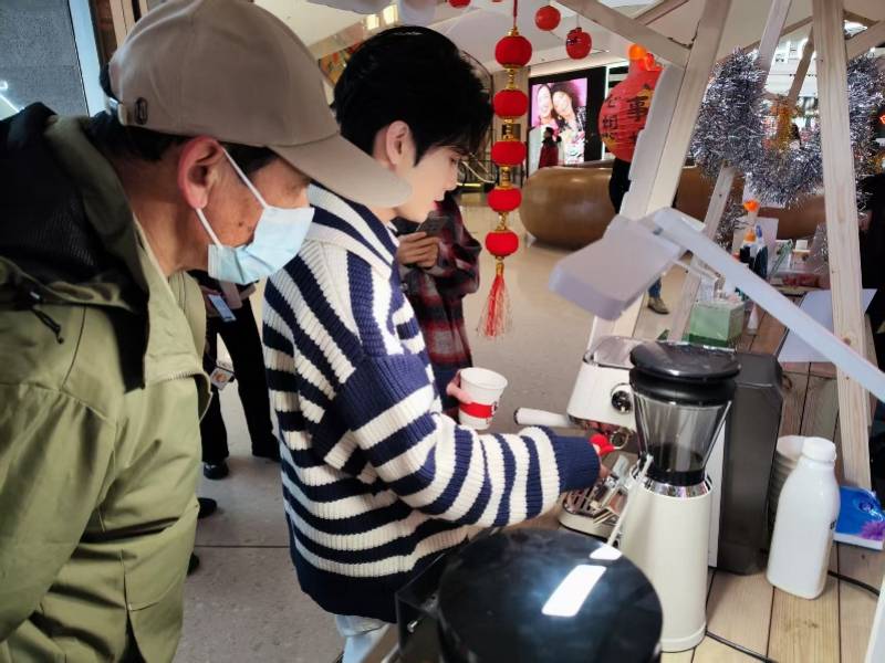 多種爆款賣斷貨！中山特色美食征服上海市民味蕾