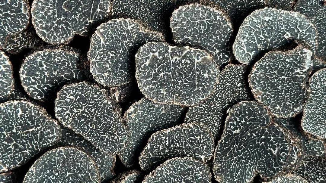 快放假了，美食公司都買些什麼好吃年貨回家？