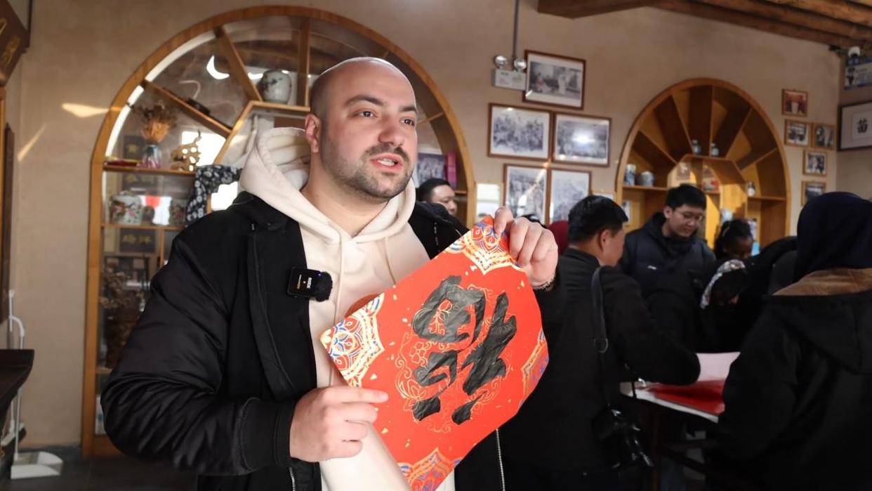 泰安市岱嶽區：外籍留學生在非遺裡感受中國“小年味兒”