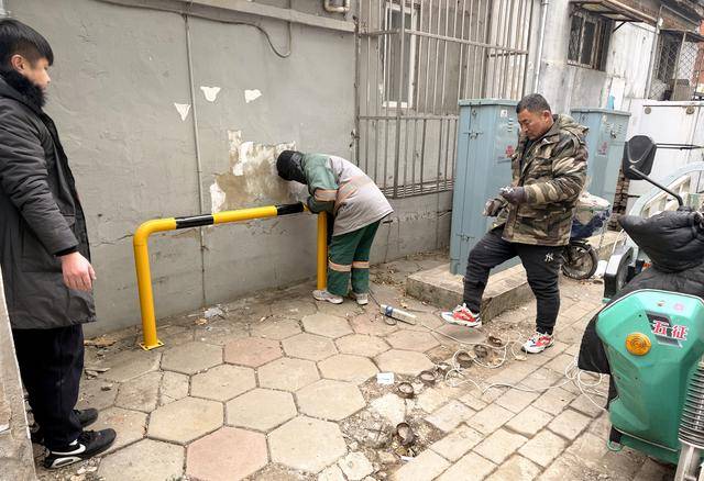 西城展覽路街道快速處置民生訴求，居民送錦旗點贊“馬上辦”