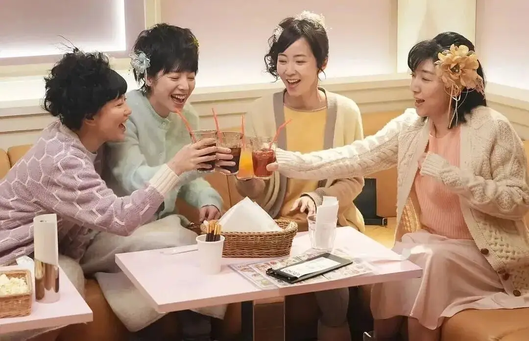 影視劇擠滿“薛定諤的家人”，這屆觀眾正為非傳統關係上頭