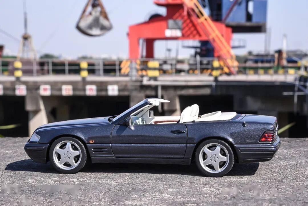 祝各位輪語人，新年越來越帥，荷包越來越厚，收藏越來越有品味！