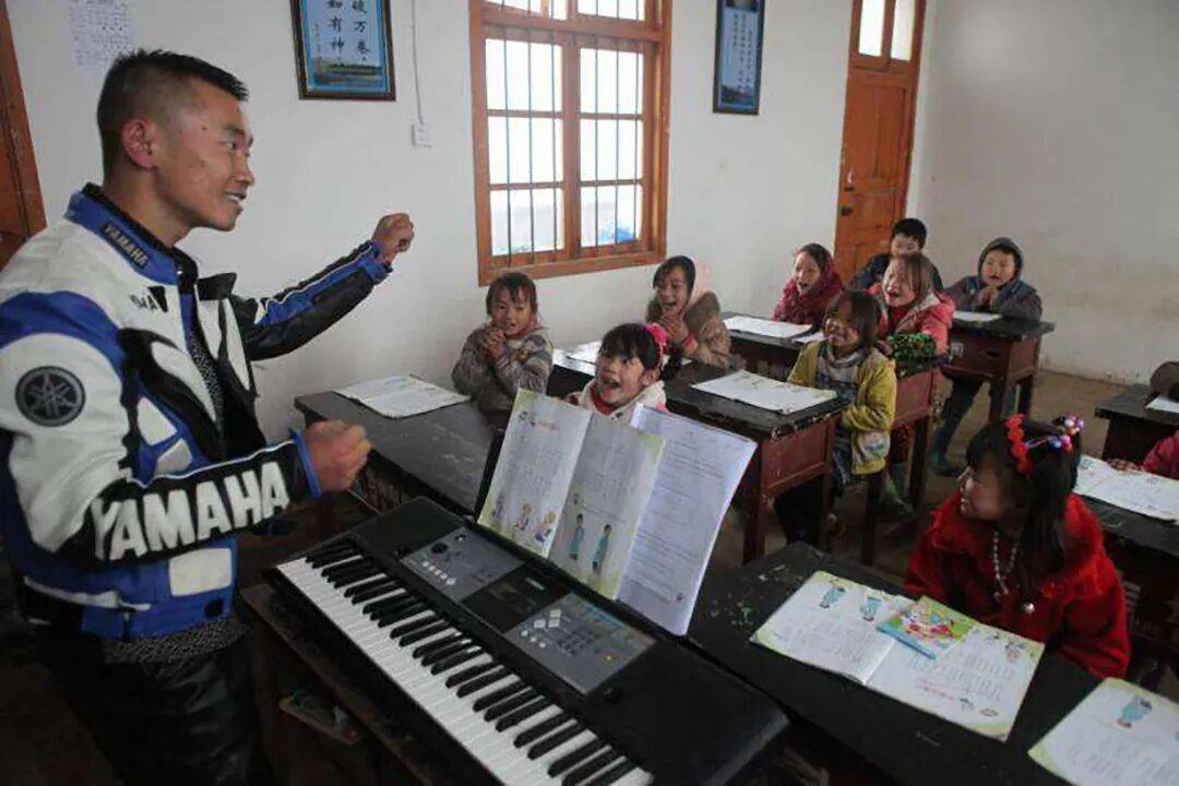 張秋憲：啟蒙教育家鄉始