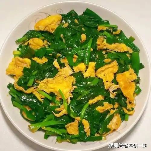 女性不想皺紋爬滿臉，常吃8種食物，去皺美容，肌膚紅潤有光澤