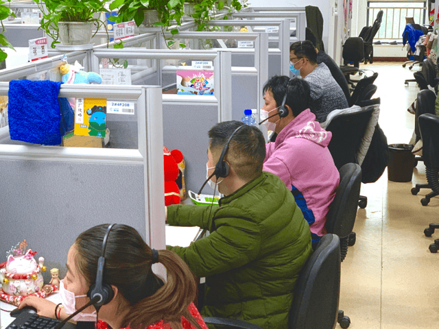 受氣的攜程客服崗擠滿了海歸留學生？“比普華永道工資高、低門檻拿大廠編制”