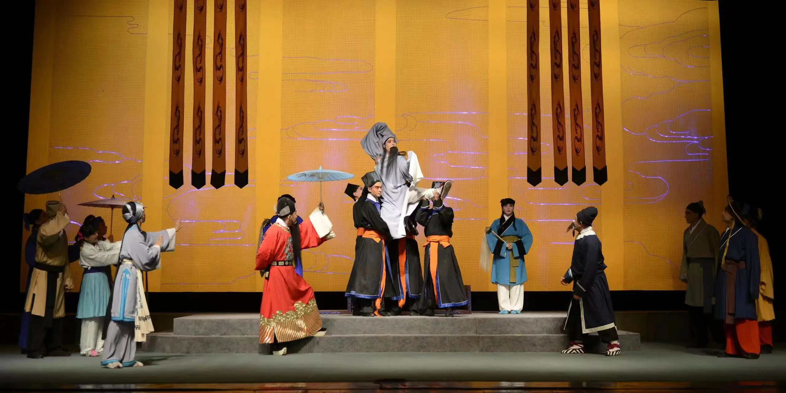 原創戲劇與現實的對照