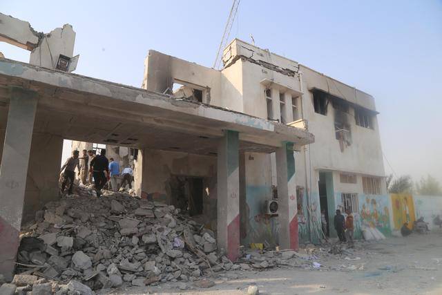 鏡頭直擊丨遭襲擊的伊朗米納卜市小學