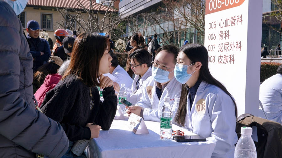 上海百名青年醫生義診走進長寧，關愛快遞小哥等新就業群體志願服務專案釋出