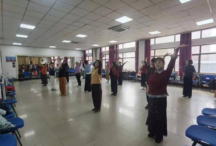 原創春風起舞 唄儂情深——懷來縣老年大學民族舞蹈班新學期開學紀實