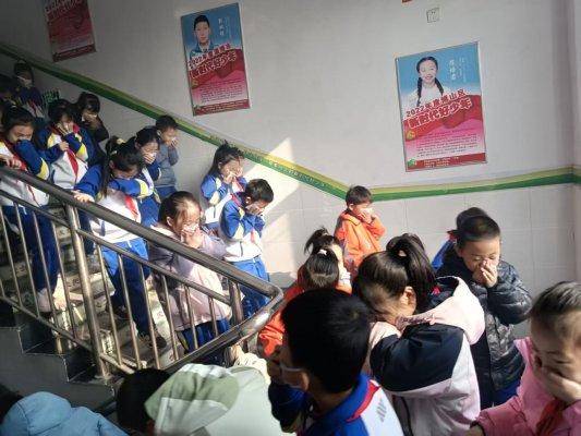 淄博市博山區四十畝地小學開展消防疏散演練活動