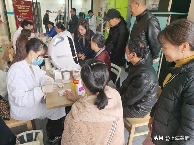 “義診”秒變“急診”！黃浦保租房裡這一幕很暖心！