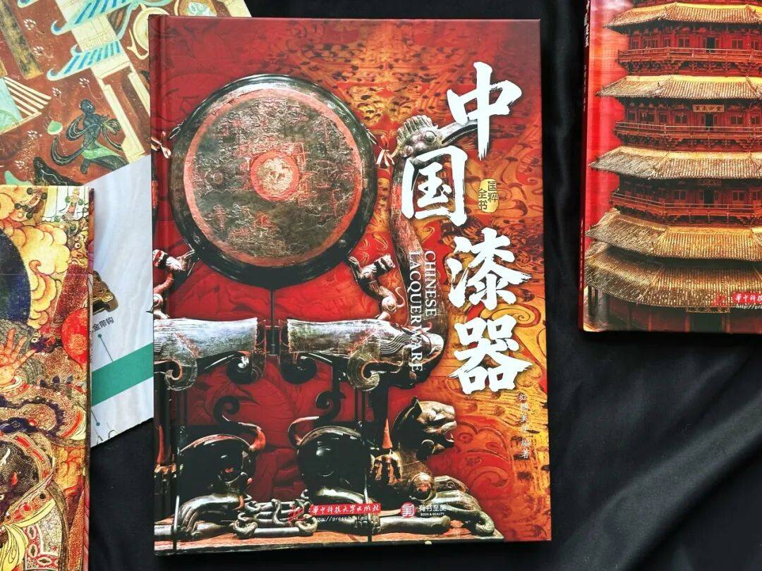 琺琅器、漆器、文房、壁畫、繪畫、書法、衣冠、珠寶、兵器、建築，《國粹全書》