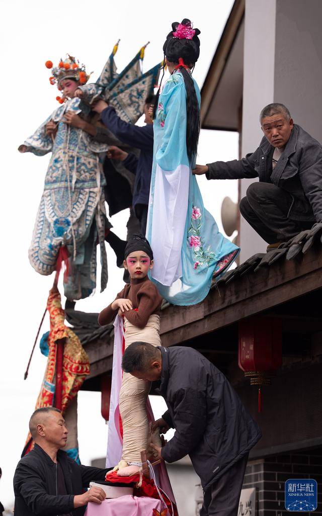 “空中戲劇”非遺巡遊：流動的民俗盛宴