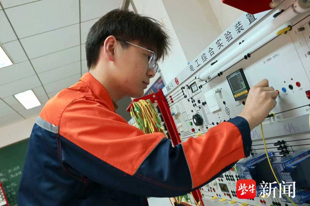 在校大學生聚焦智慧座艙安全，“柔性電子皮膚”研發成果初顯