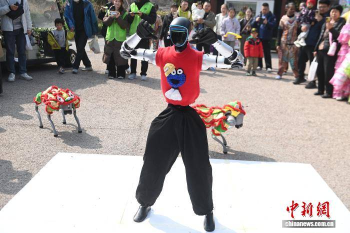 機器人“趕春忙” 租賃市場熱盼技術迭代