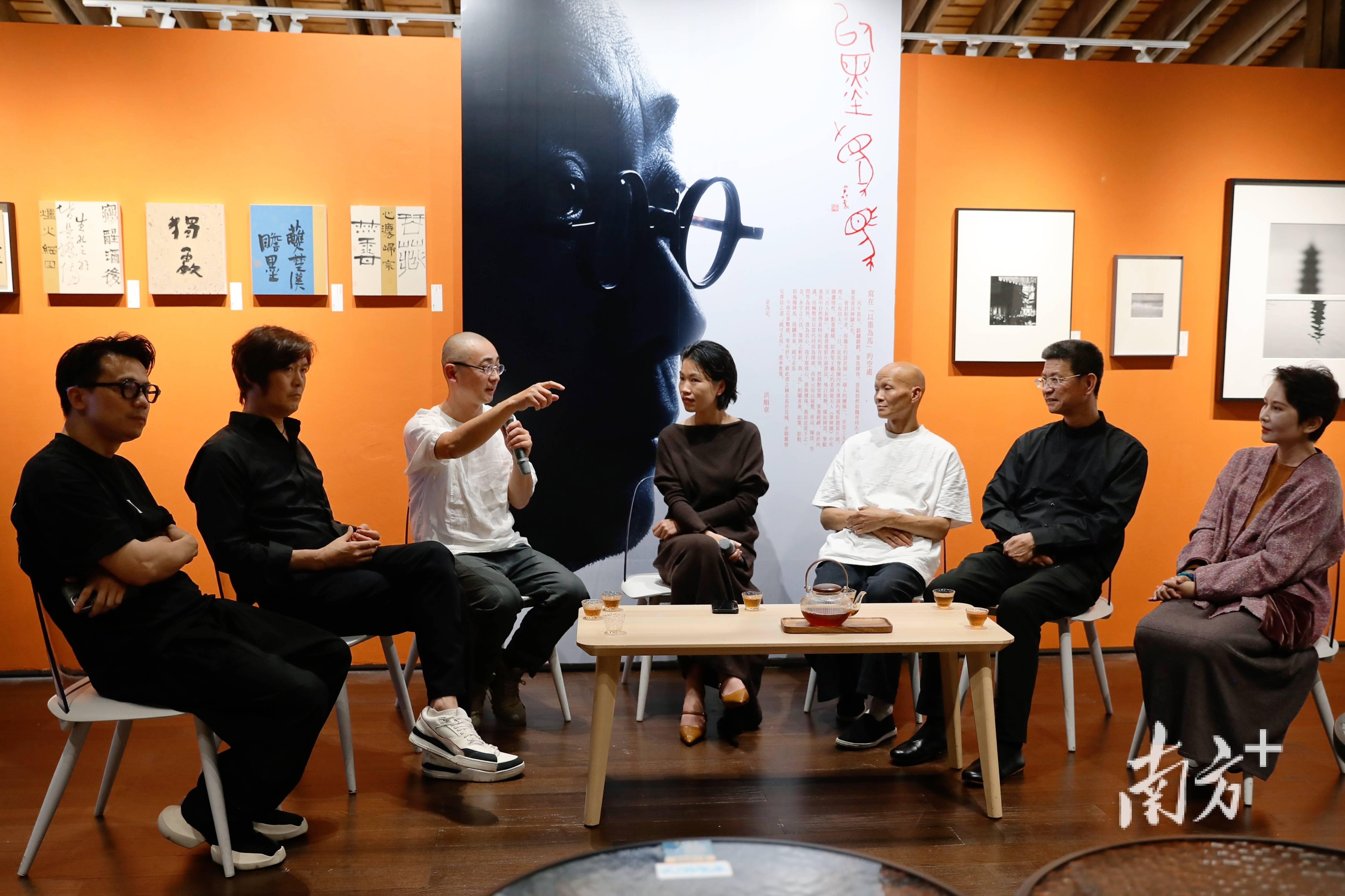 “以墨為馬——曾和平題寫書法及攝影展”開幕