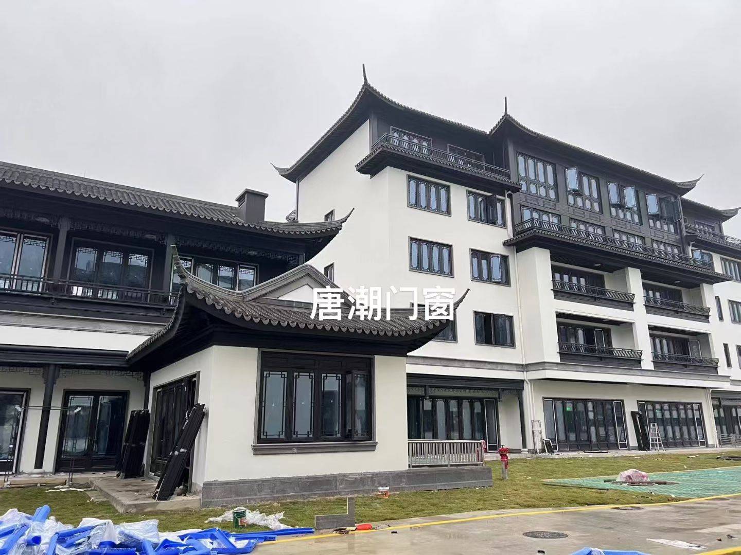 辨析知名的中式門窗廠家，自建房門窗如何選到好品牌