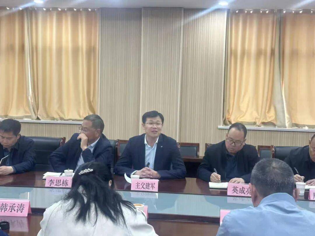 濟南市萊蕪第一中學初中部（魯礦中學）：校際交流拓思路 互學互鑑促提升