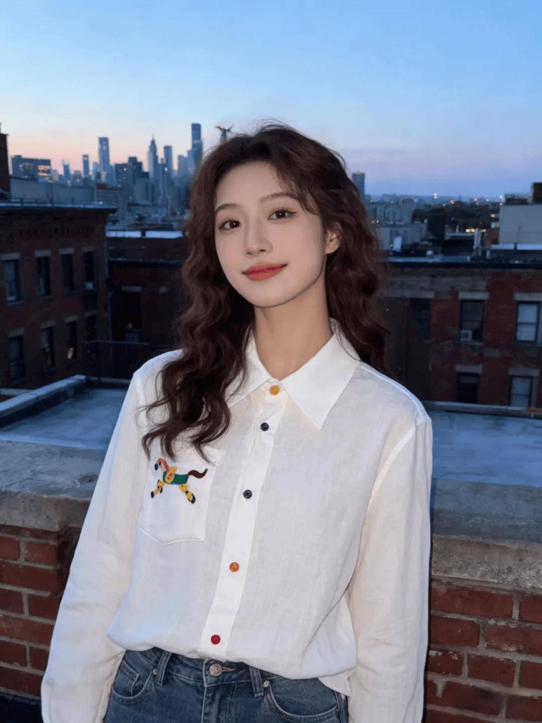 義大利百年“老錢風”，彩虹扣+小馬刺繡苧麻襯衫，穿出定製質感！