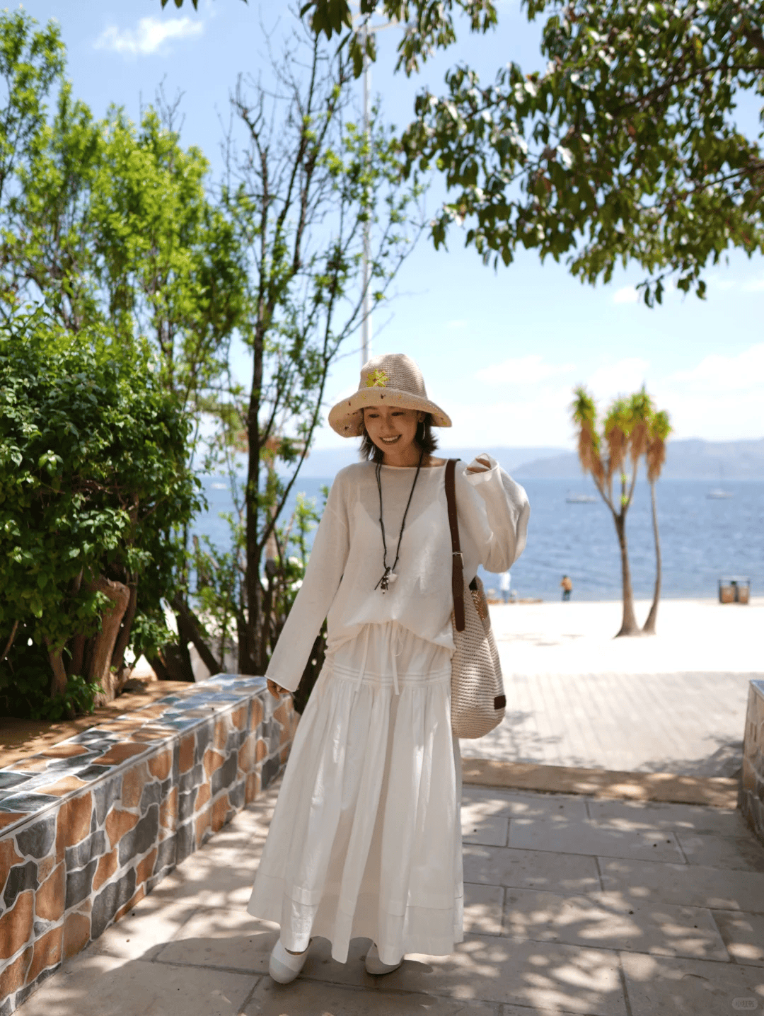 40歲女性的初夏穿搭，鬆弛感才是最高階的精緻