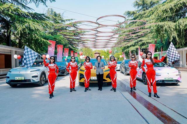 女性駕駛員愛心聯盟在河南正式成立