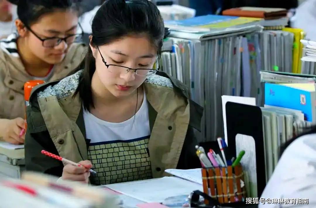 原創“這專業，狗都不學！”大學生辣評大學專業，沒有技巧全是感情！