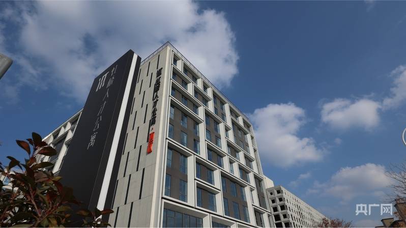 畢業季租房不再愁 上海定向提供1.2萬套保租房 為留滬青年送上“安居禮包”