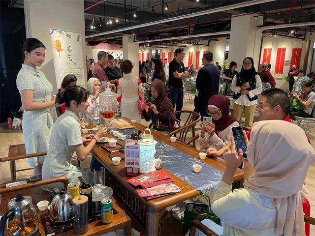 “國際中文日·蘭亭雅集書法暨中華文化體驗”活動在雅加達舉行